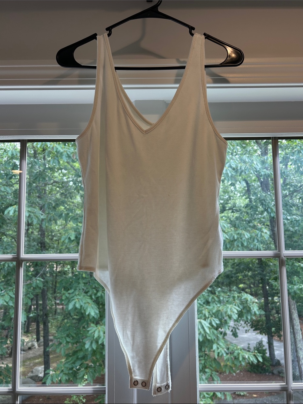 American Eagle Outfitters Cream V‑Neck Ribbed Bodysuit